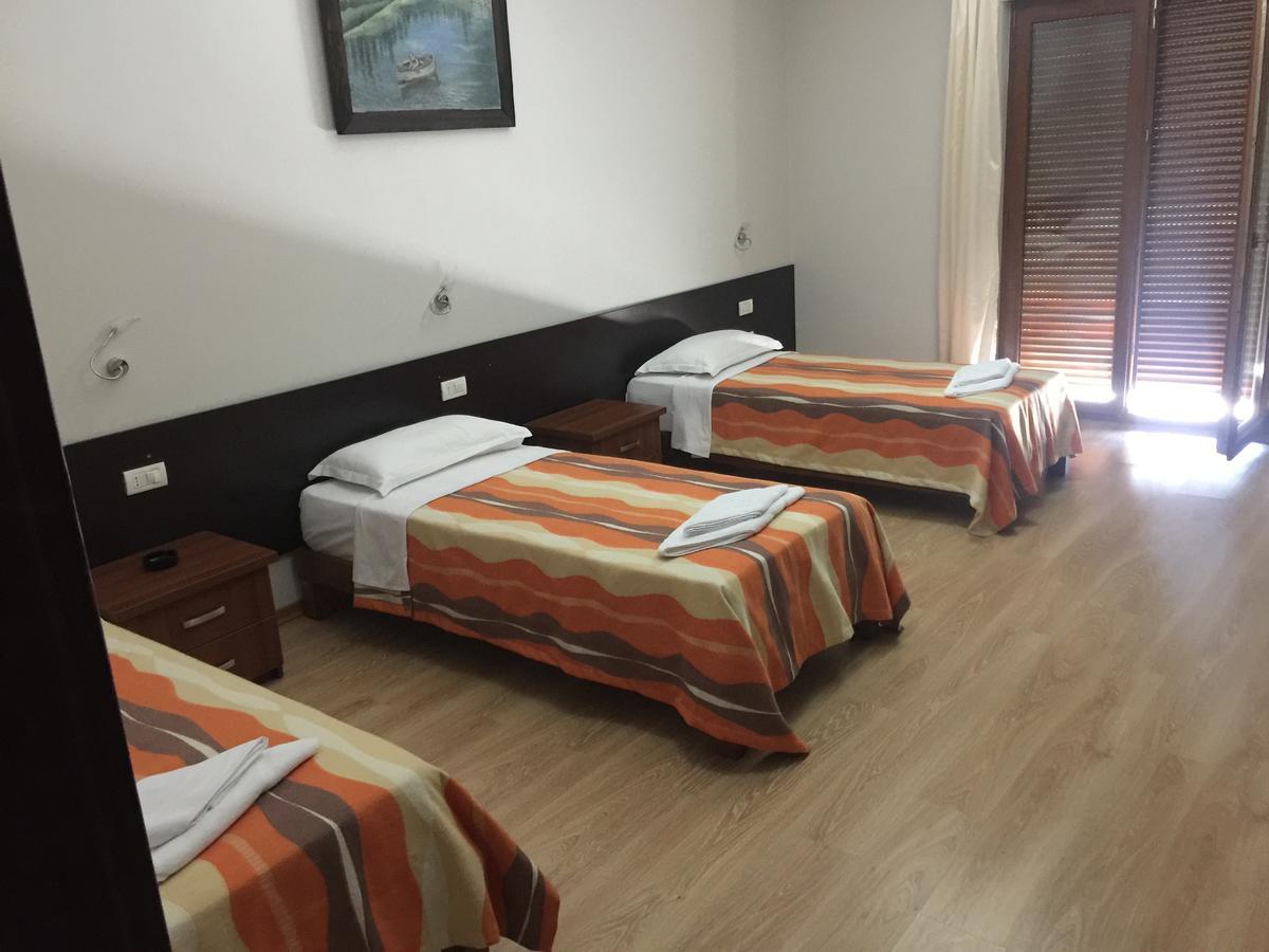 Eposi Hotel 3*